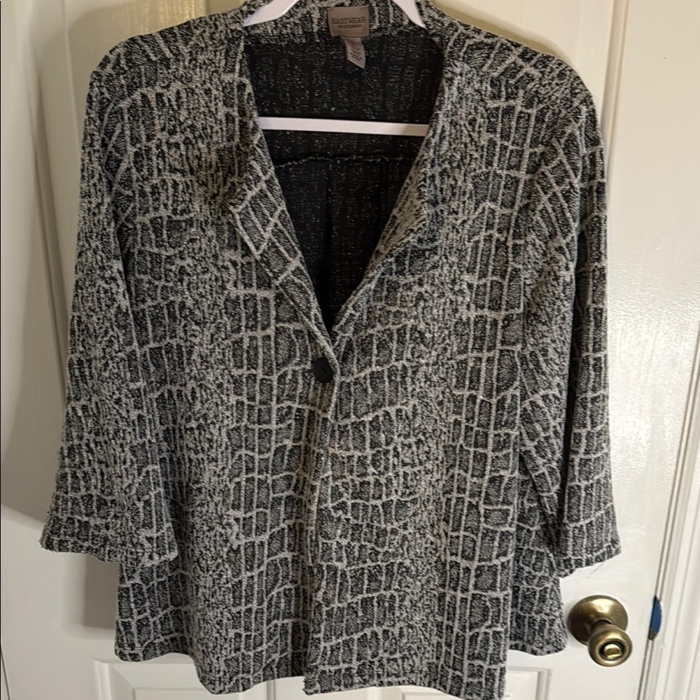 Chico's Women’s Black & Gray Swing Blazer with Geometric Design, 3/4 Sleeves